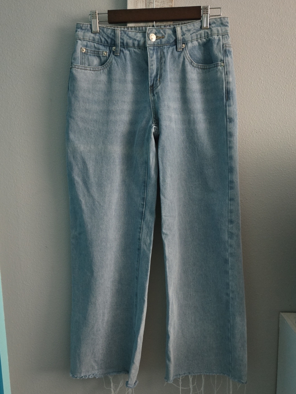 Edikted Light Blue Relaxed Straight Jeans
